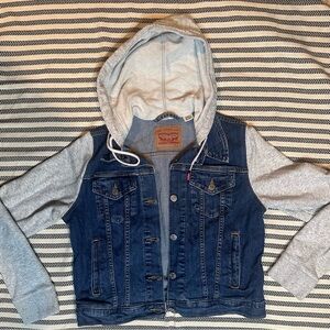 Levi's kids Denim Jacket with Gray Hoodie in L. Fits like‎ a Small!
